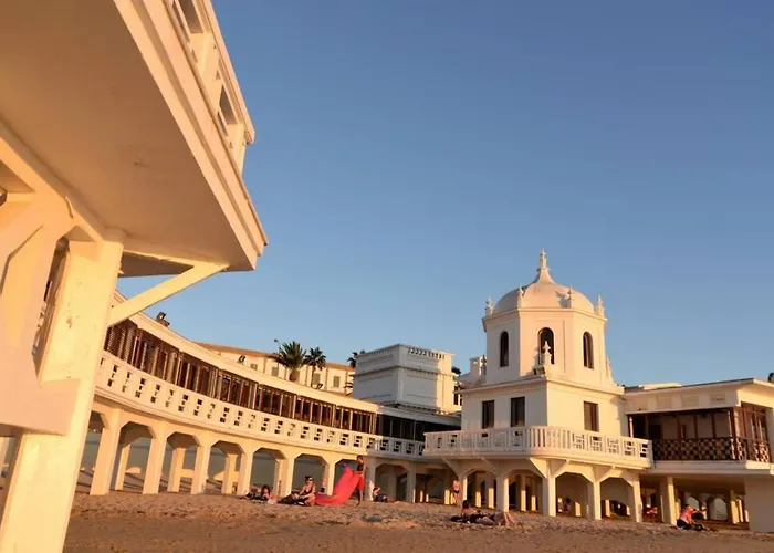 Esencia De Entre La Vina Y El Mercado * Cádiz